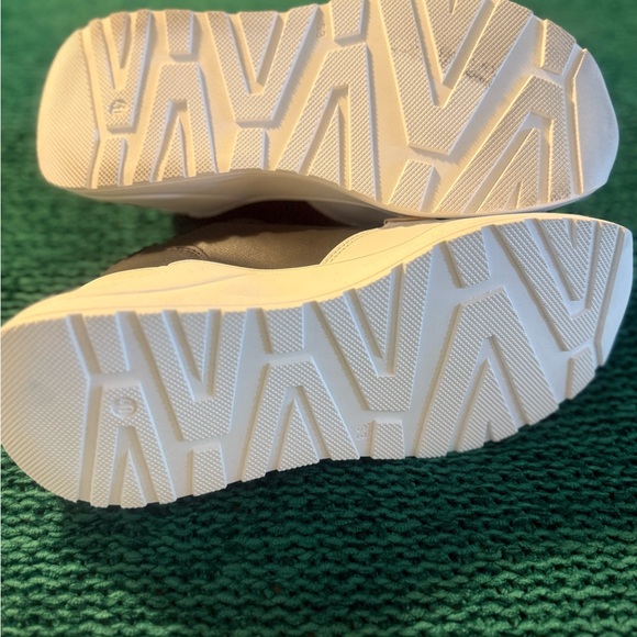 Valentino Monochrome Sneakers with Bold Branding - Picture 9 of 9